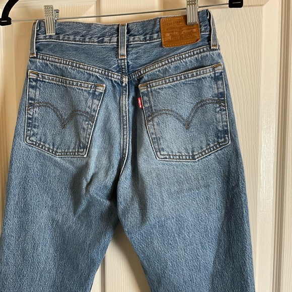 Levi's woman’s Wedgie Straight Size w24 L26 - Picture 7 of 15